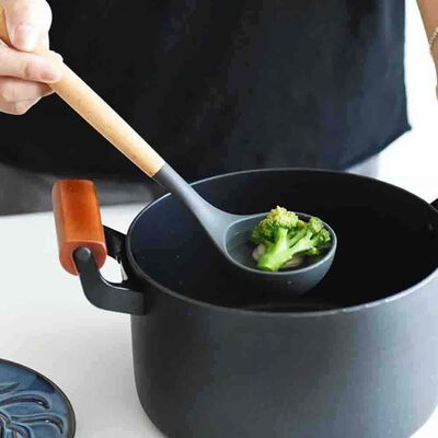 Silicone Ladle Wooden Handle (Ahk-11)